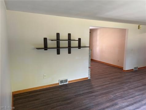 4384 Parkdale Avenue NW Canton OH 44718