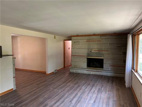 4384 Parkdale Avenue NW Canton OH 44718