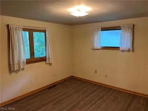 4384 Parkdale Avenue NW Canton OH 44718
