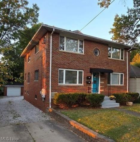 615 E Robinson Avenue Barberton OH 44203
