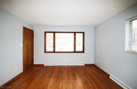 615 E Robinson Avenue Barberton OH 44203