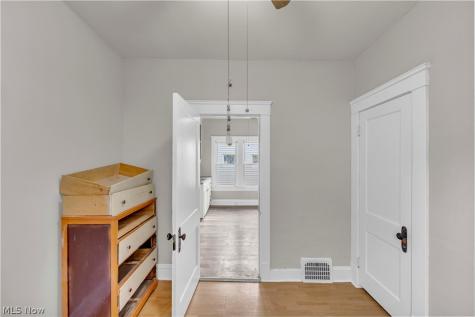3464 W 91st Street Cleveland OH 44102