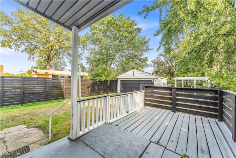 11702 Brookfield Avenue Cleveland OH 44135