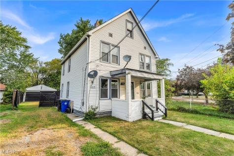 11702 Brookfield Avenue Cleveland OH 44135