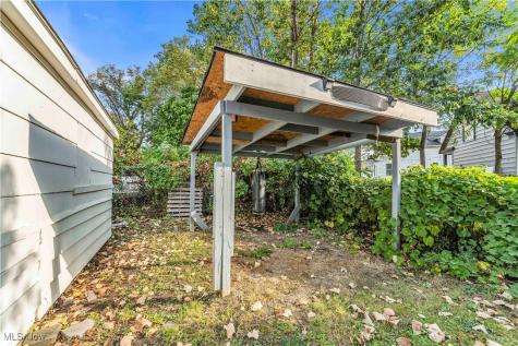 11702 Brookfield Avenue Cleveland OH 44135