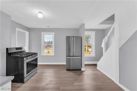 11702 Brookfield Avenue Cleveland OH 44135