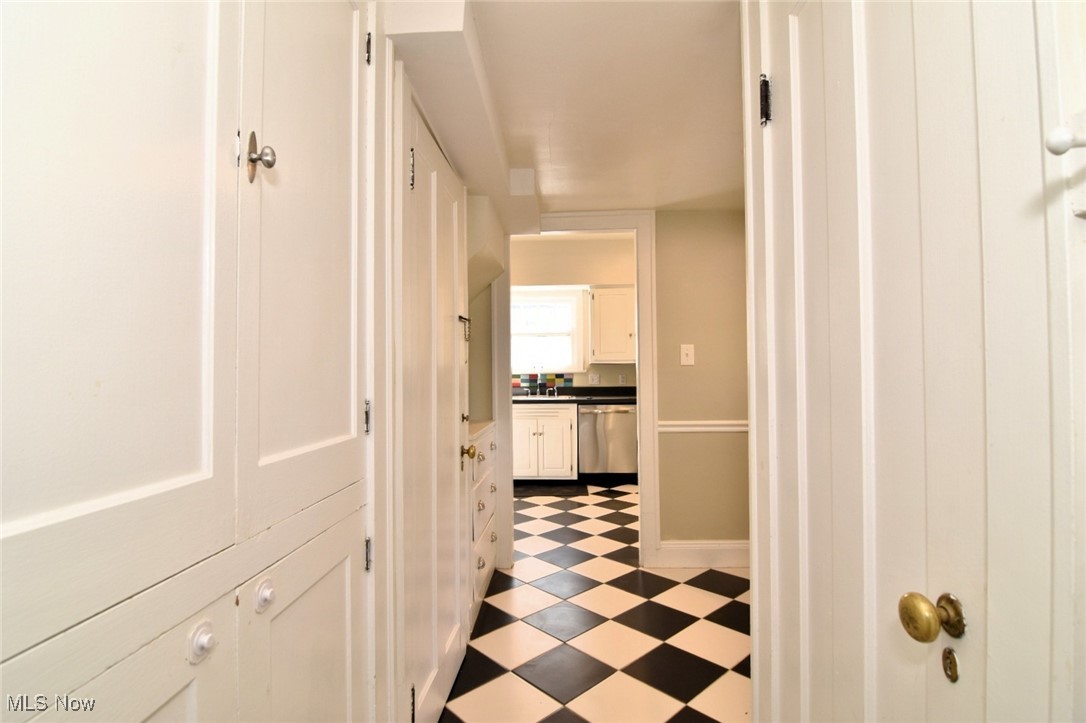 3180 Chadbourne Road Shaker Heights OH 44120