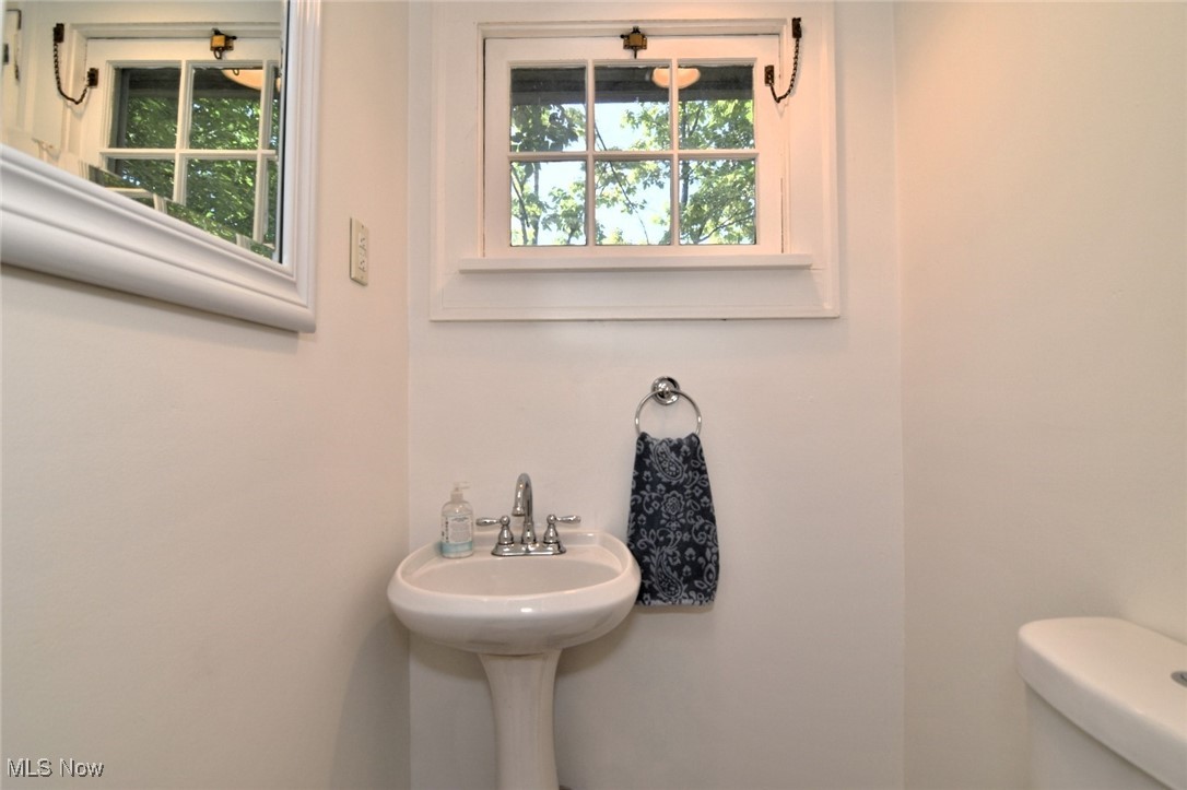 3180 Chadbourne Road Shaker Heights OH 44120