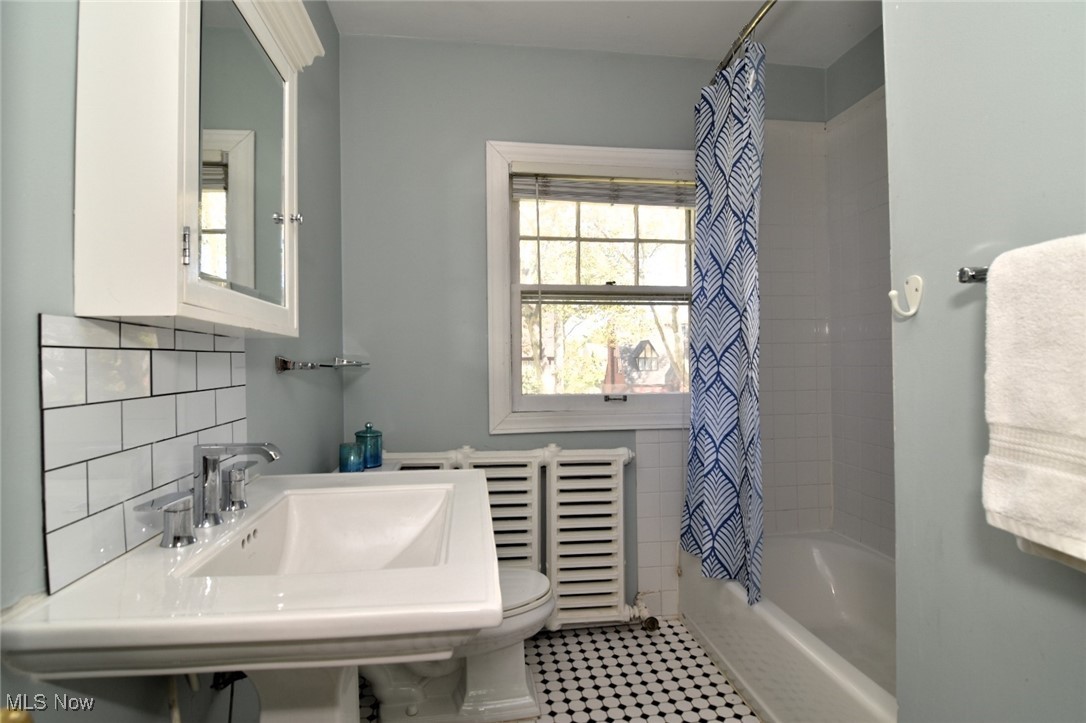 3180 Chadbourne Road Shaker Heights OH 44120