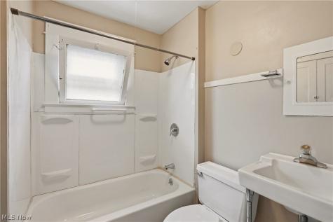 515 E 143rd Street Cleveland OH 44110
