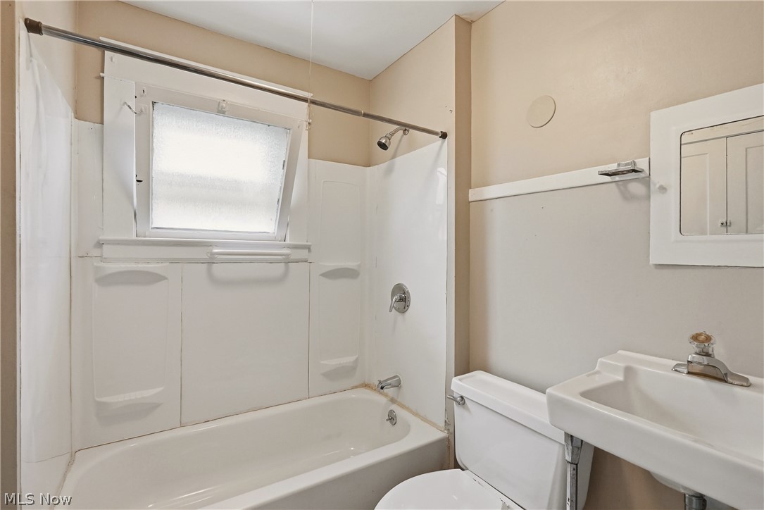 515 E 143rd Street Cleveland OH 44110