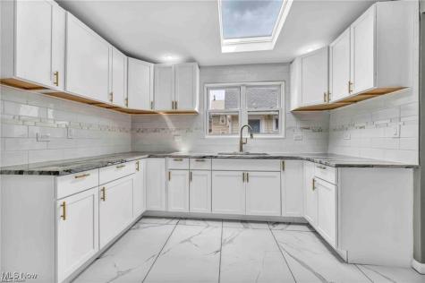 1812 Brevier Avenue Cleveland OH 44113