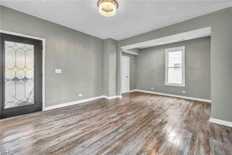 1812 Brevier Avenue Cleveland OH 44113