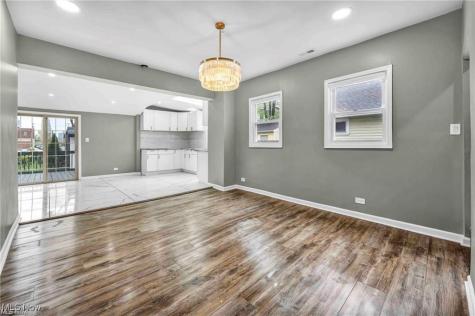 1812 Brevier Avenue Cleveland OH 44113