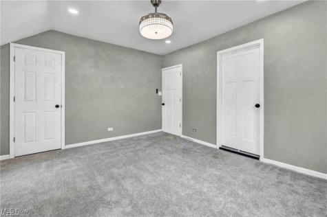 1812 Brevier Avenue Cleveland OH 44113