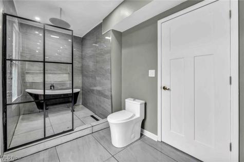 1812 Brevier Avenue Cleveland OH 44113