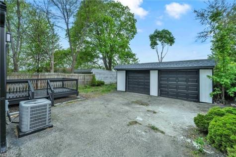 1812 Brevier Avenue Cleveland OH 44113