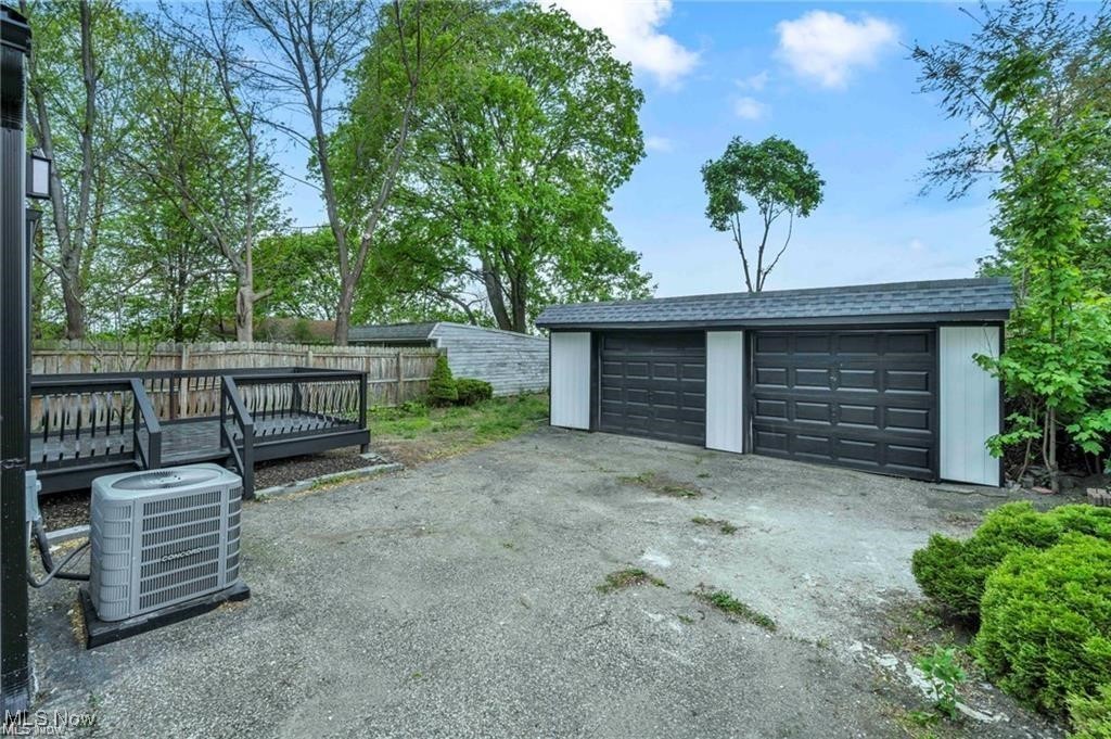 1812 Brevier Avenue Cleveland OH 44113