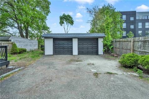 1812 Brevier Avenue Cleveland OH 44113