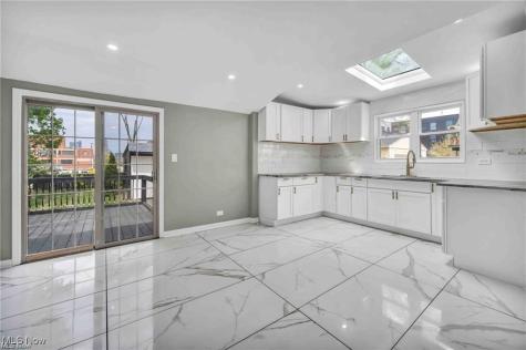 1812 Brevier Avenue Cleveland OH 44113