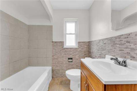 3819 W 137th Street Cleveland OH 44111