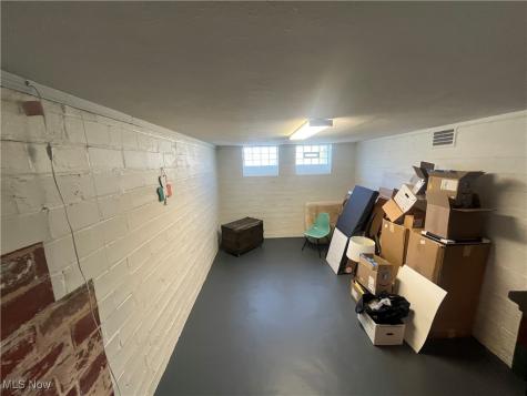 15220 Rosemary Avenue Cleveland OH 44111