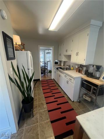 15220 Rosemary Avenue Cleveland OH 44111