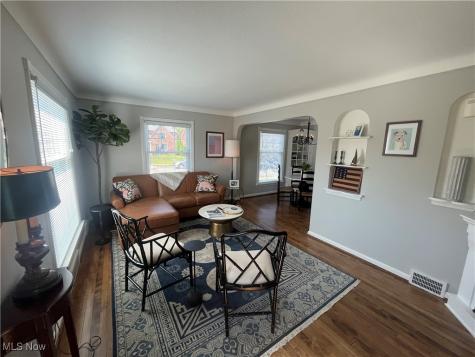 15220 Rosemary Avenue Cleveland OH 44111