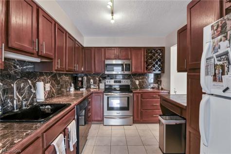 12500 Edgewater Drive Lakewood OH 44107