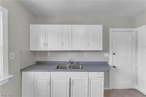 10103 Almira Avenue Cleveland OH 44111