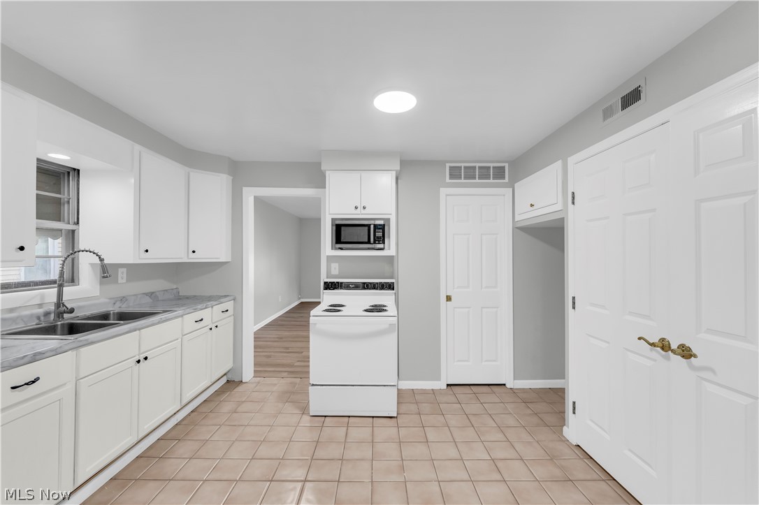 26980 Drakefield Avenue Euclid OH 44132