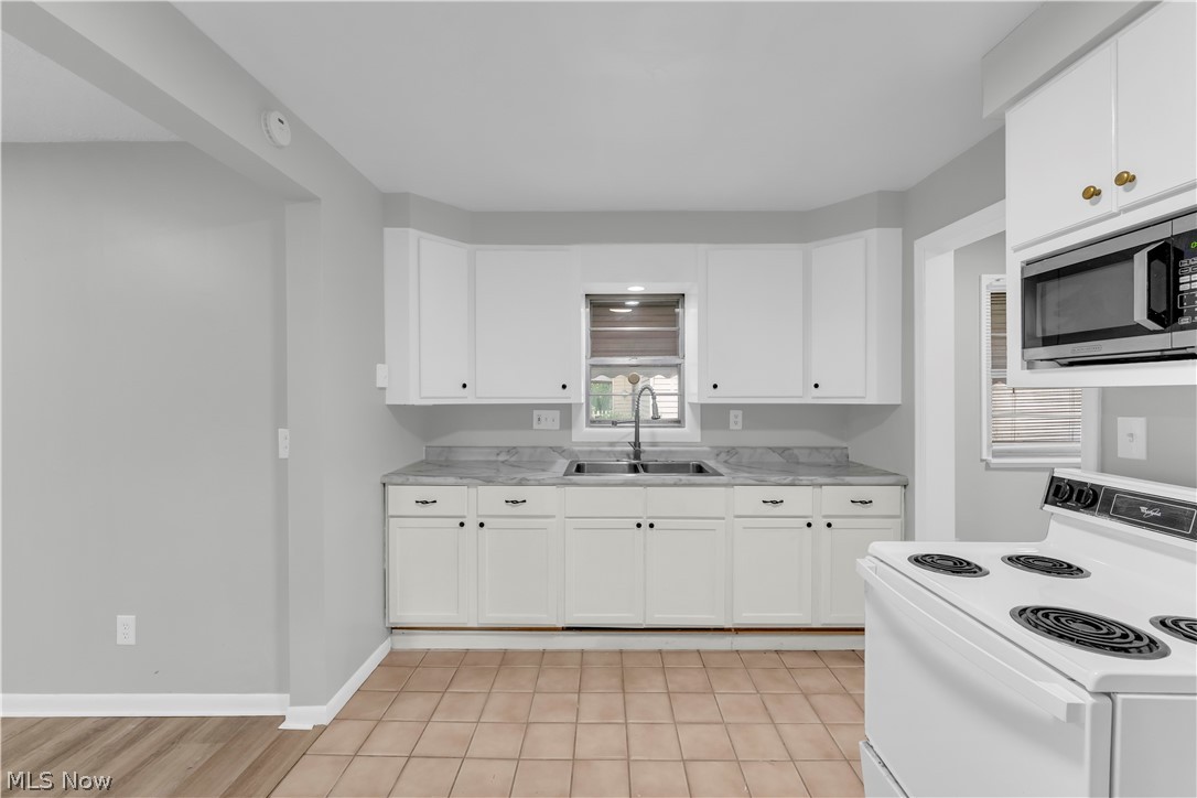 26980 Drakefield Avenue Euclid OH 44132