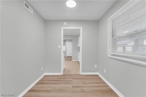 26980 Drakefield Avenue Euclid OH 44132