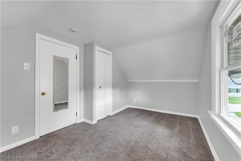 26980 Drakefield Avenue Euclid OH 44132