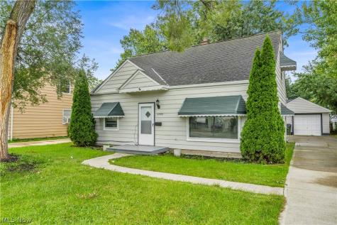 26980 Drakefield Avenue Euclid OH 44132