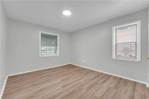 26980 Drakefield Avenue Euclid OH 44132