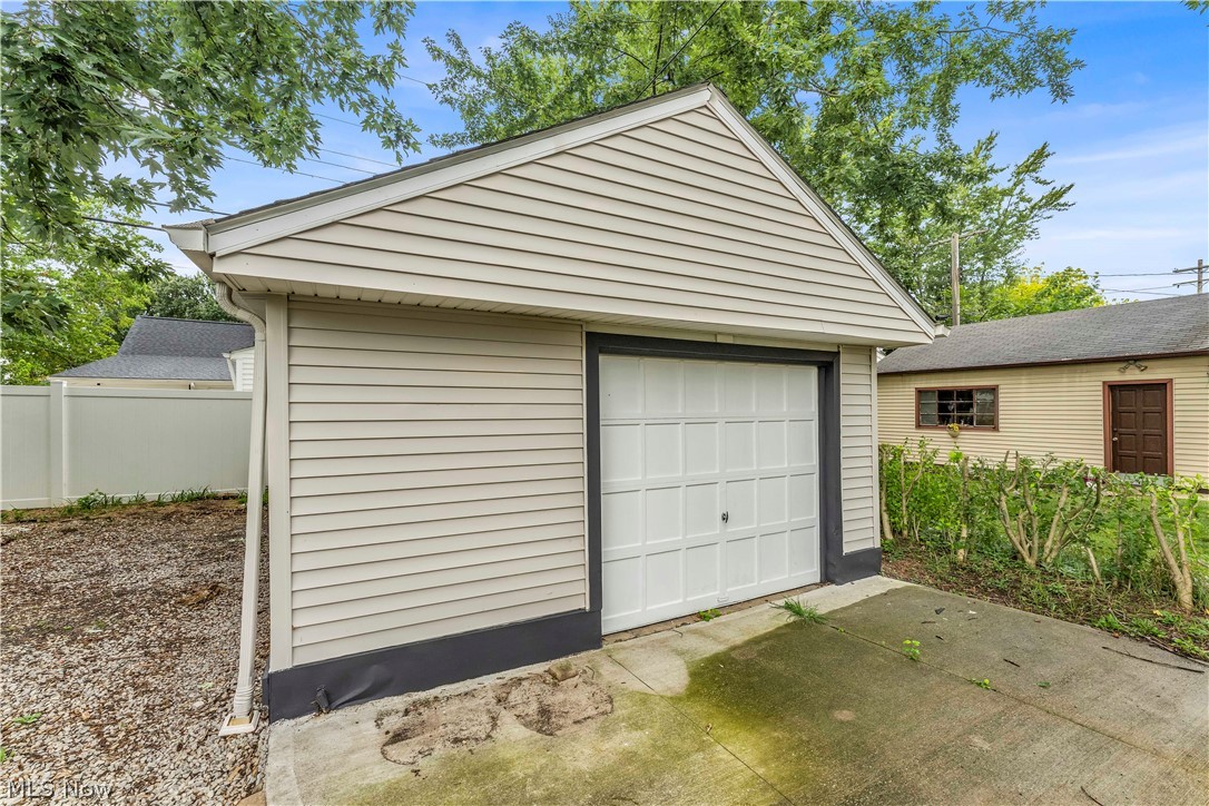 26980 Drakefield Avenue Euclid OH 44132