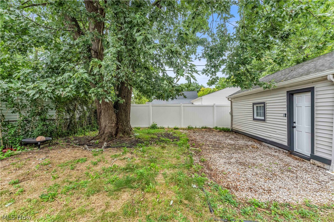 26980 Drakefield Avenue Euclid OH 44132