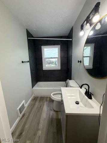 4106 Lee Road Cleveland OH 44128