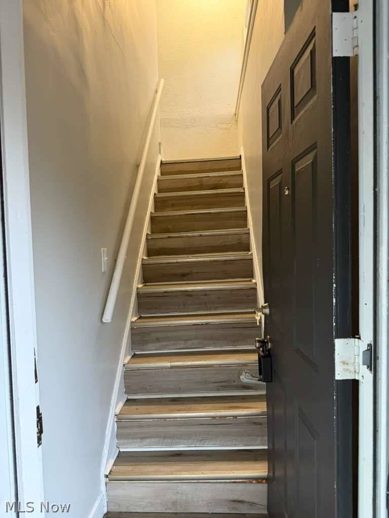 4106 Lee Road Cleveland OH 44128