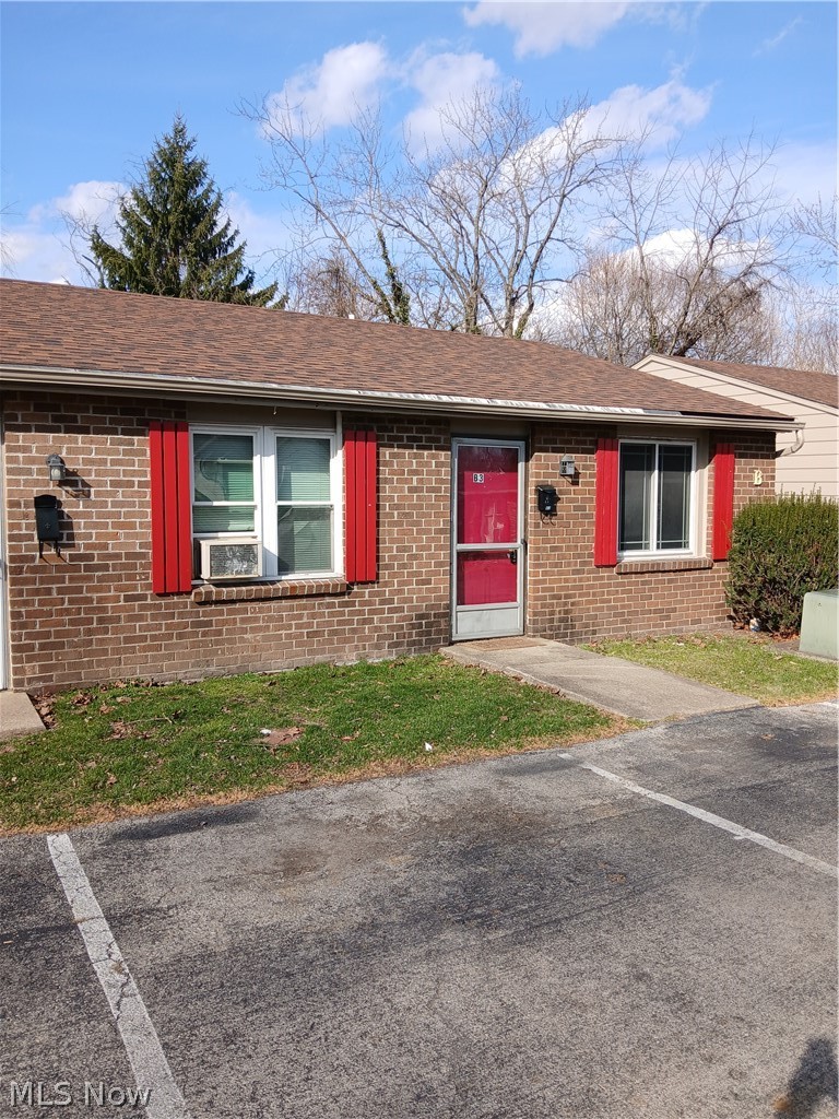 31 Elm Street Struthers OH 44471