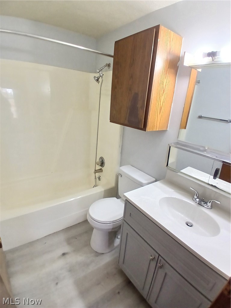 31 Elm Street Struthers OH 44471