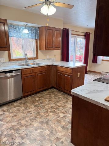 71 E Mohawk Drive Malvern OH 44644