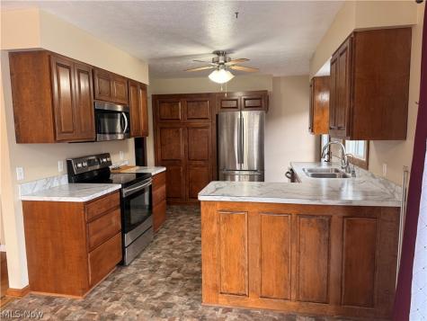 71 E Mohawk Drive Malvern OH 44644