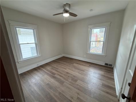 13421 Ashburton Cleveland OH 44110