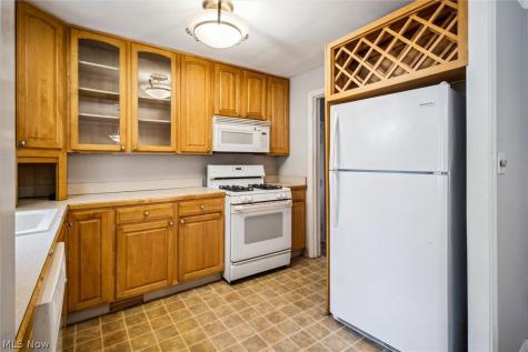 4105 Bluestone Road Cleveland Heights OH 44121