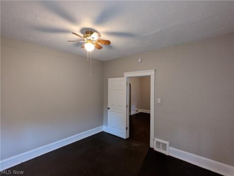 19314 Cherokee Avenue Cleveland OH 44119