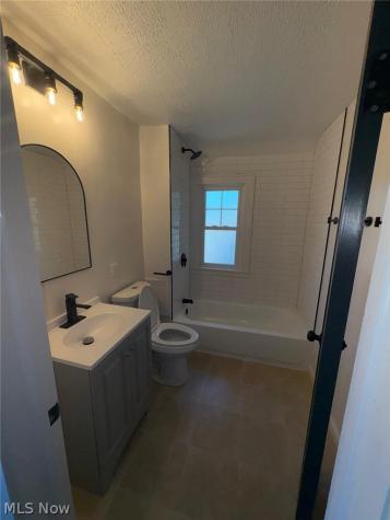 1447 E 195th Street Euclid OH 44117