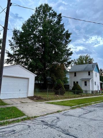 1447 E 195th Street Euclid OH 44117