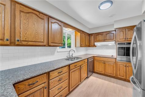 1183 Romayne Drive Akron OH 44313